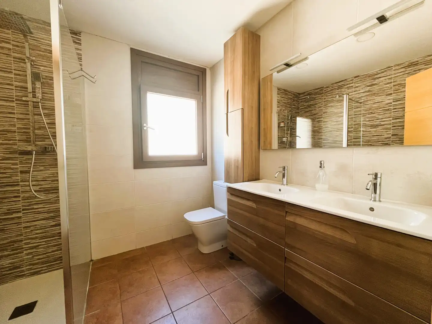 Baño de Casa o chalet en venta en Palau-solità i Plegamans con Aire acondicionado, Calefacción y Jardín privado