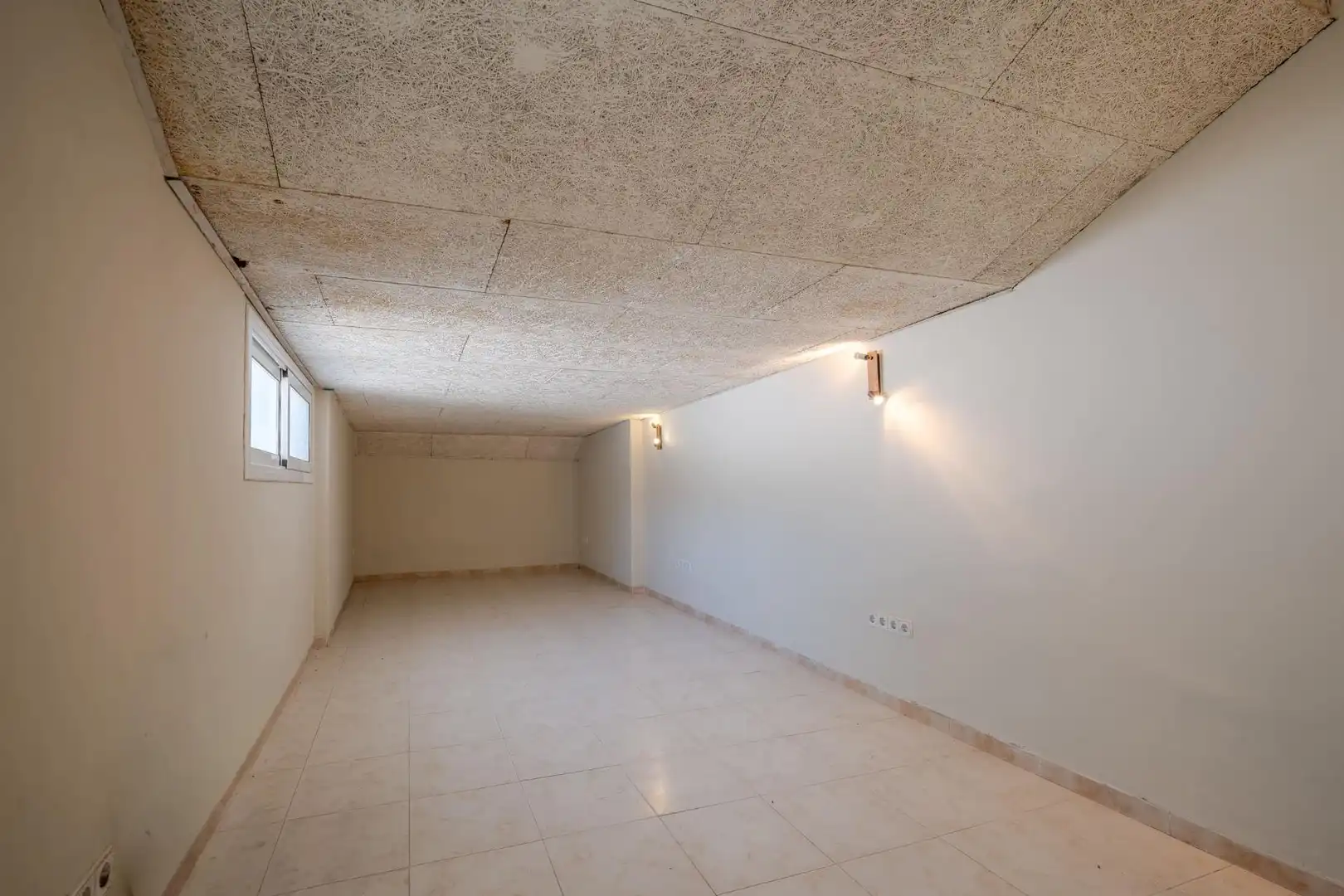 Houses for rent in ABAT ESCARRE, Montjuïc