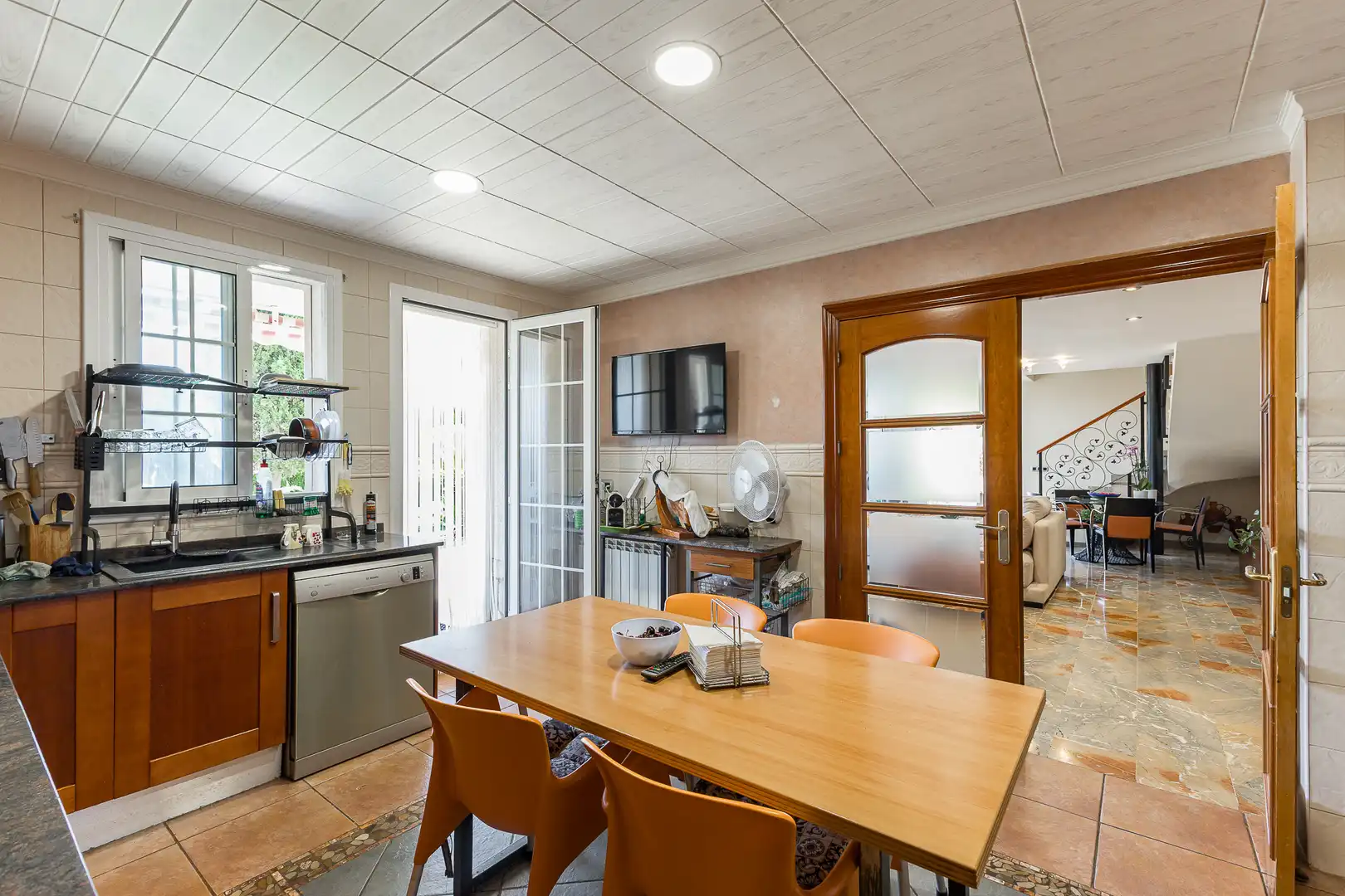 Cocina de Casa o chalet en venta en Cubelles con Aire acondicionado, Calefacción y Jardín privado