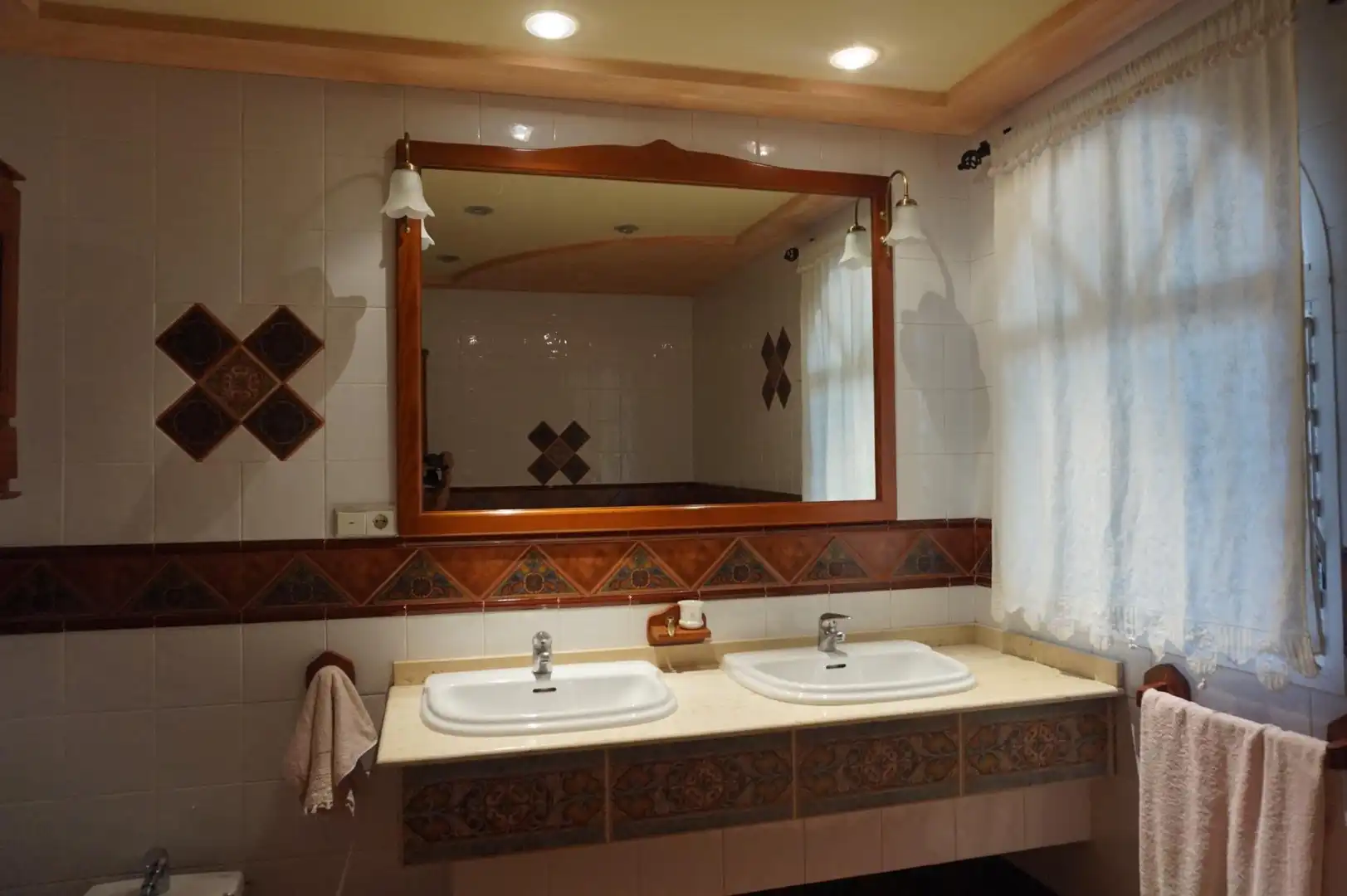 Bany de Casa o xalet en venda en Elche / Elx amb Jardí privat, Terrassa i Traster