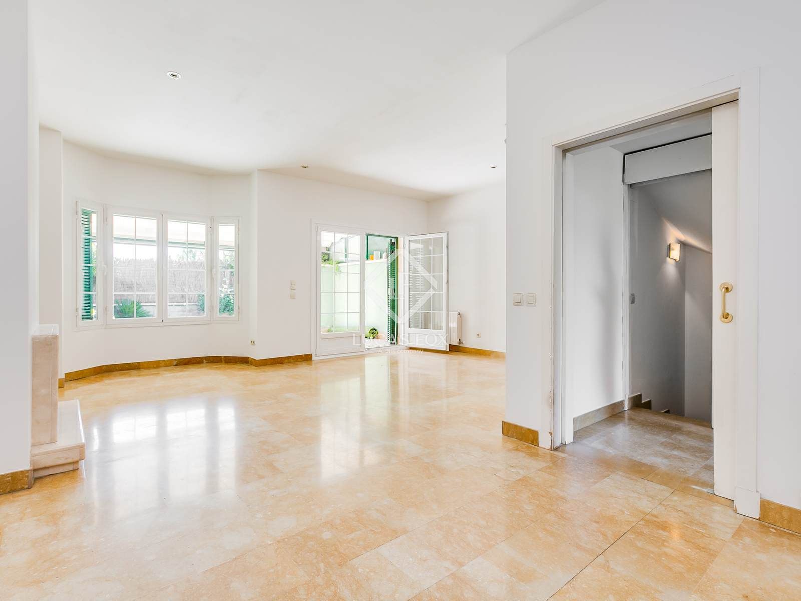 House or chalet for sale in La Moraleja  with Air Conditioner, Private garden and Parquet flooring