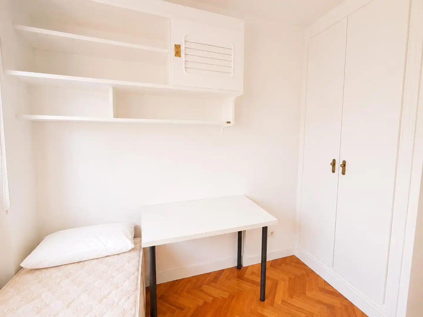 Bedroom of Flat for rent in Madrid  with Air Conditioner, Heating and Furnished