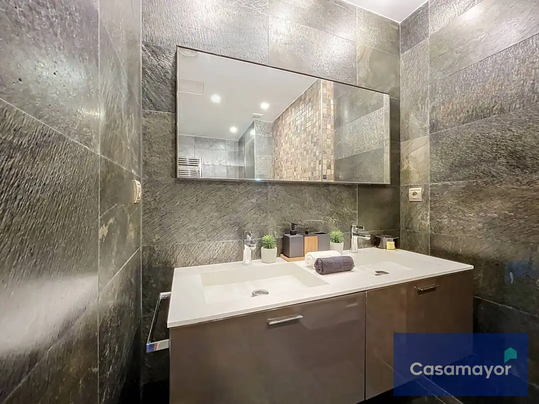Baño de Piso en venta en Alicante / Alacant con Aire acondicionado, Calefacción y Trastero