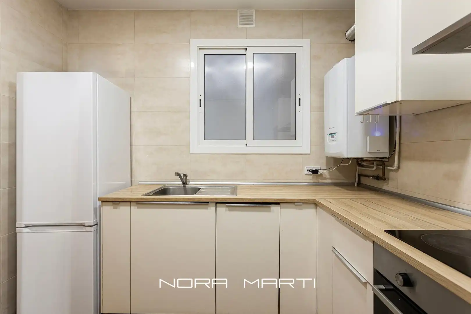 Küche von Wohnung zum Verkauf in Barcelona mit Heizung und Balkon