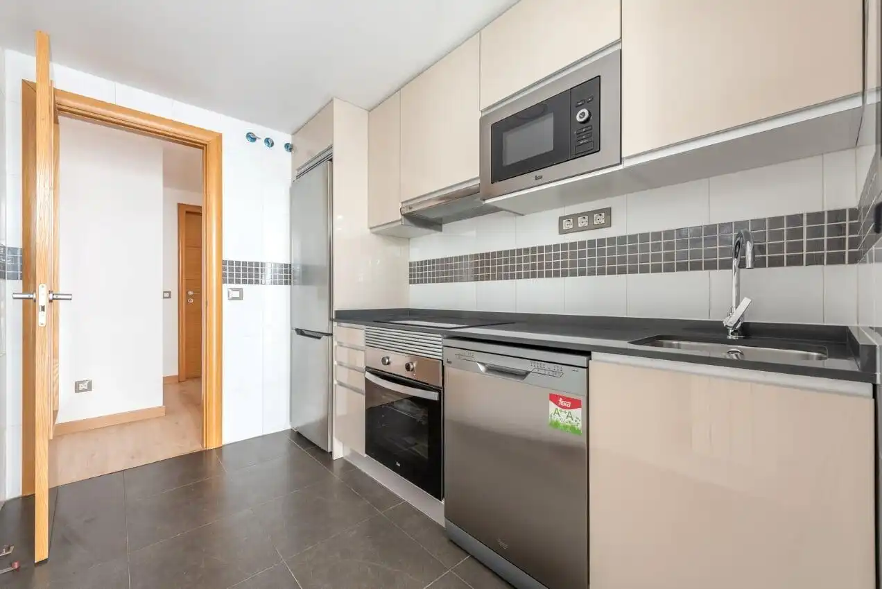 Cocina de Piso en venta en Madrid con Aire acondicionado, Terraza y Trastero