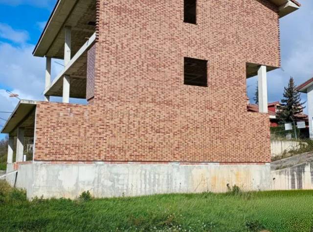 Casa adosada en Venta en Medina de Pomar