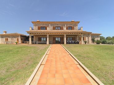 Maison rustique avec balcon à vendre à Llucmajor pueblo