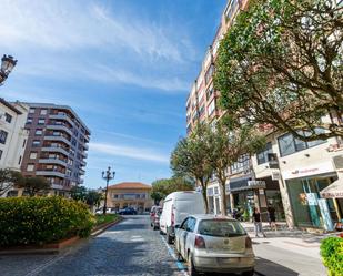 Vista exterior de Pis en venda en Torrelavega  amb Terrassa