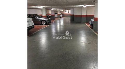 Photo 3 of Garage for rent in Calle Barcelona, Eixample Nord, Girona Capital