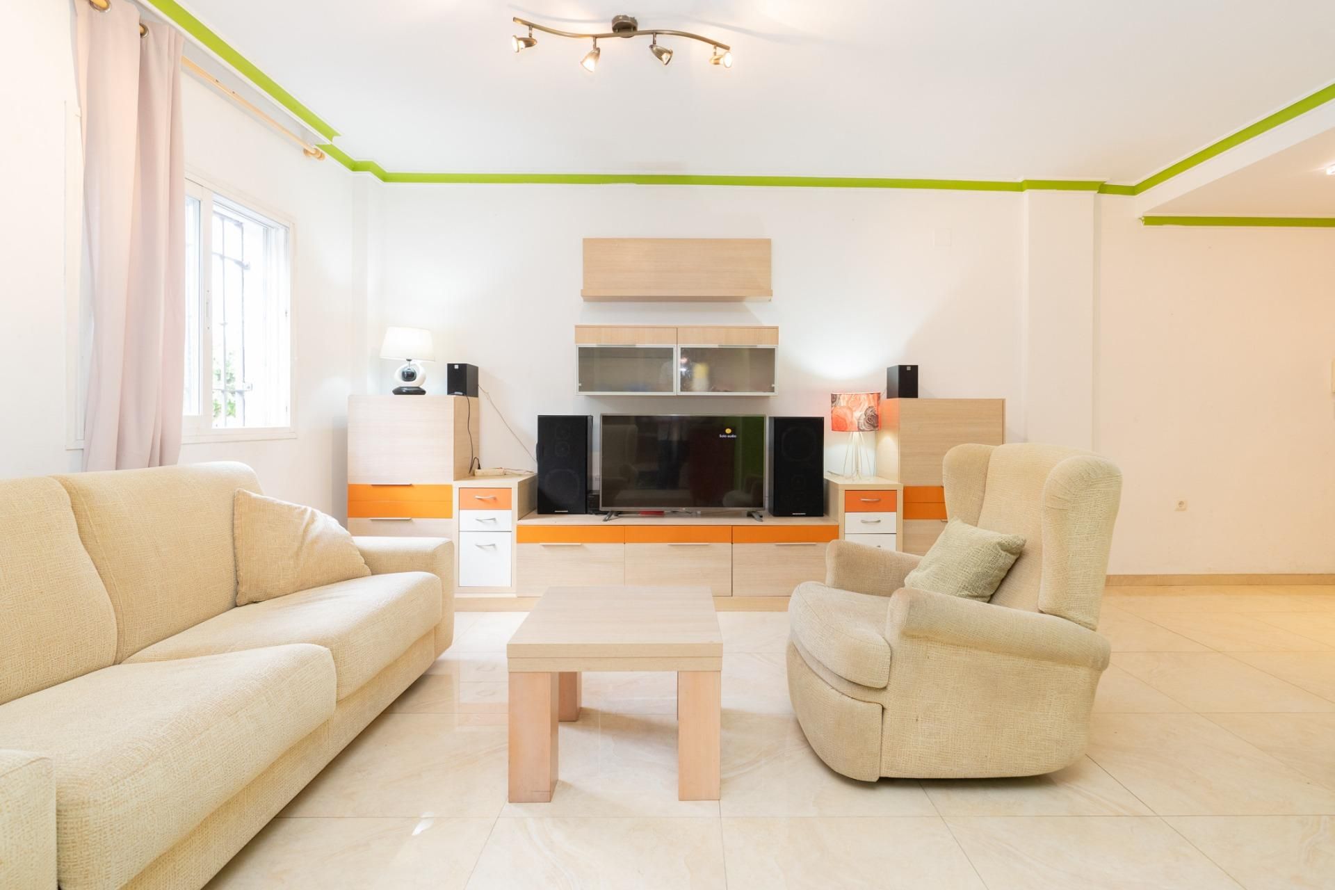 Sala de estar de Piso en venta en Salobreña con Aire acondicionado y Trastero