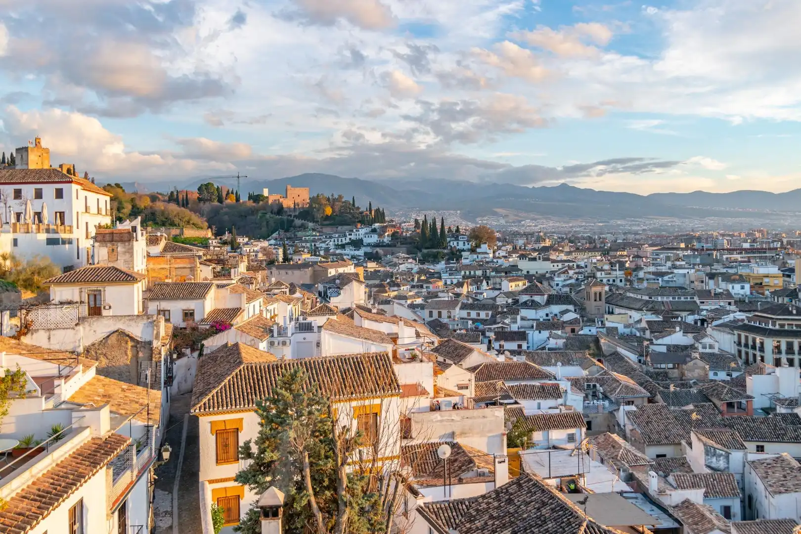 Vista exterior de Edificio en venta en Granada