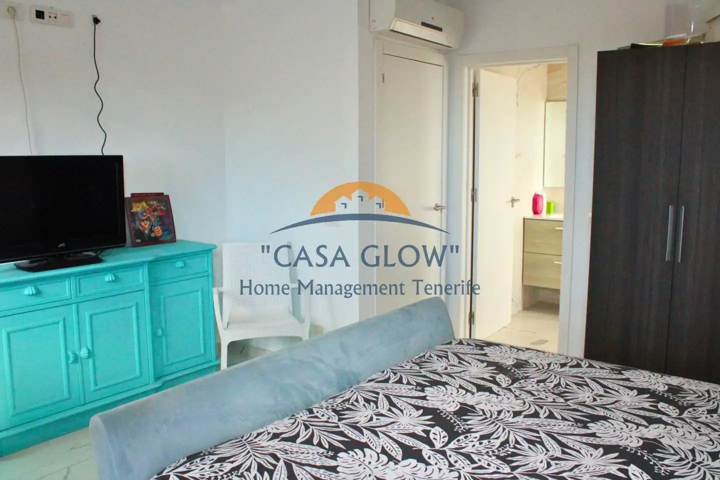 Schlafzimmer von Einfamilien-Reihenhaus zum Verkauf in Guía de Isora mit Klimaanlage, Heizung und Terrasse