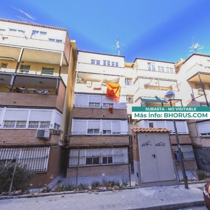 Vista exterior de Piso en venta en  Madrid Capital