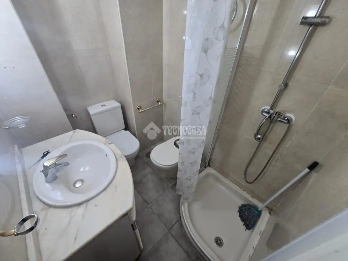 Bathroom of Flat for sale in Madrid  with Terrace
