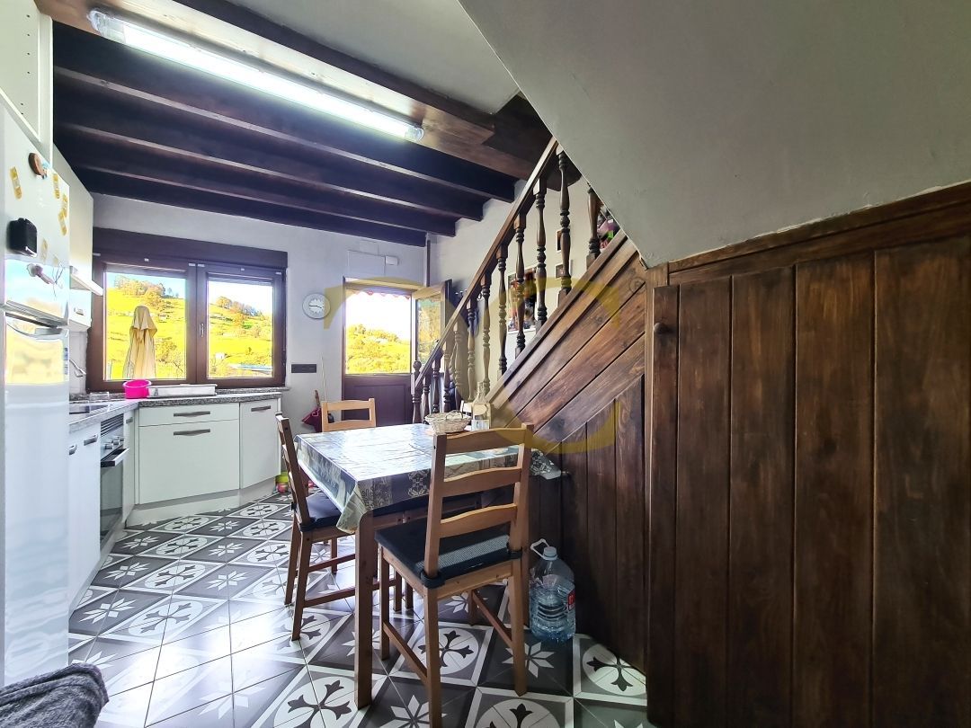 Casa adosada en venda en Nava amb Calefacció, Parquet i Moblat