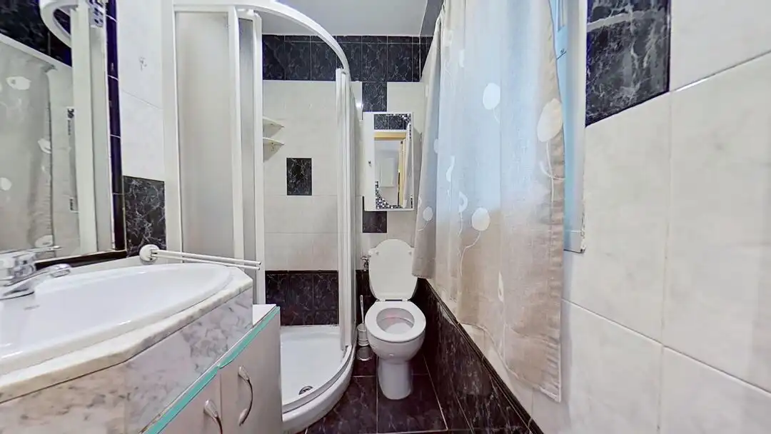Baño de Piso en venta en Madrid con Aire acondicionado y Calefacción