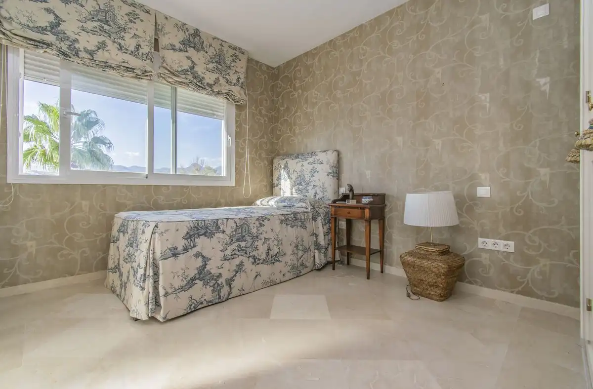 Schlafzimmer von Dachboden zum Verkauf in Estepona mit Klimaanlage, Terrasse und Möbliert