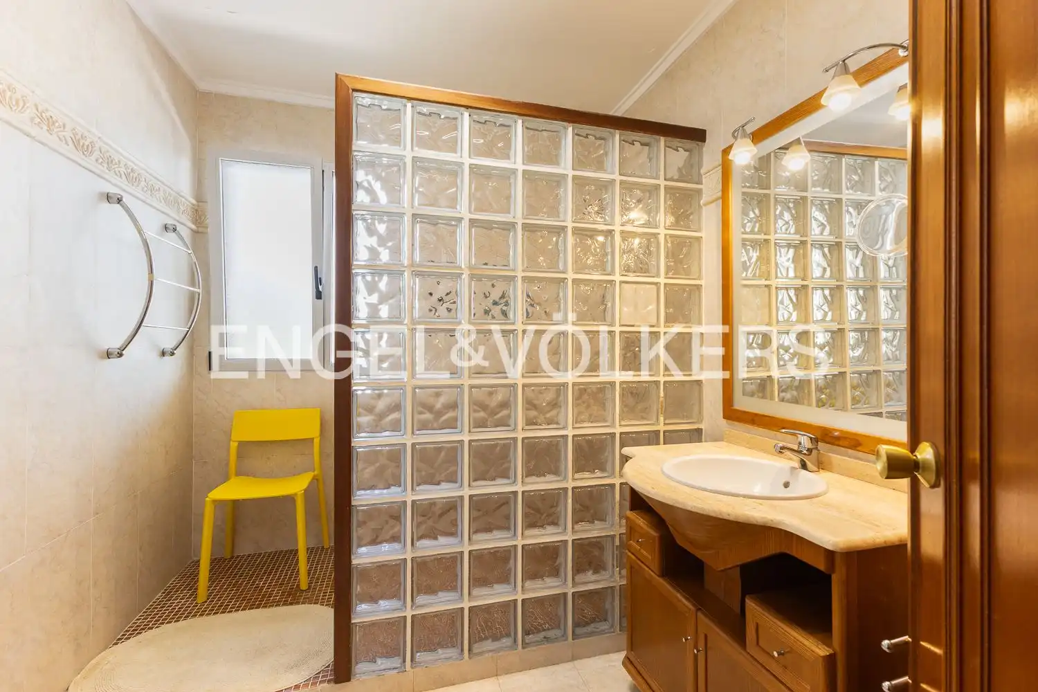 Bathroom of Houses for sale in Chiva  with Air Conditioner, Heating and Private garden