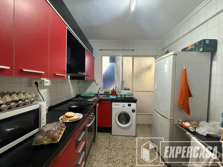 Room in Calle Nueve de Ocubtre, 5, Casco Antiguo
