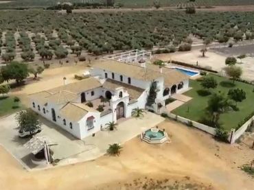 Casa con balcón en venta en Carmona