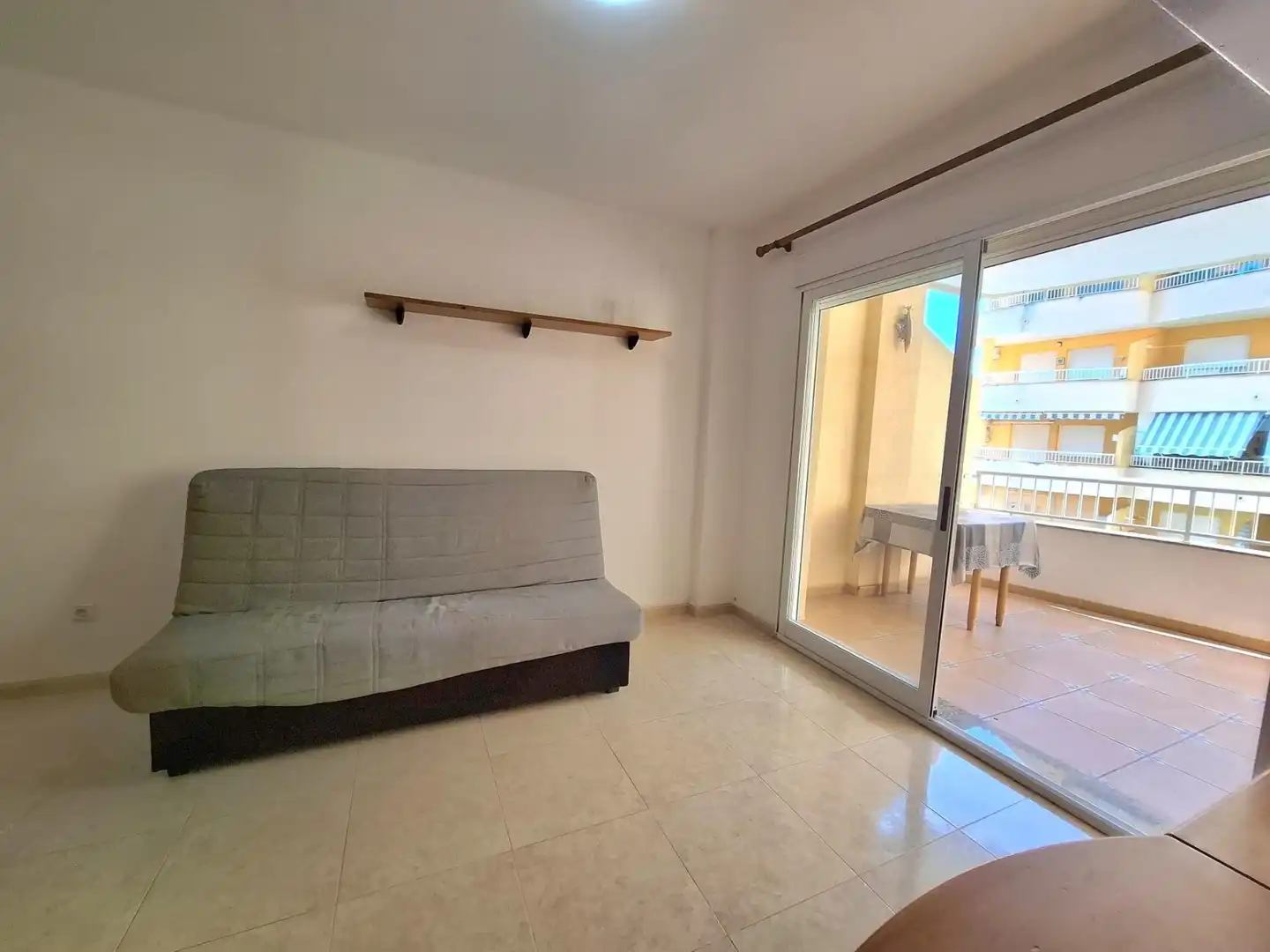 Vista exterior de Pis en venda en Oropesa del Mar / Orpesa amb Aire condicionat, Balcó i Piscina comunitària