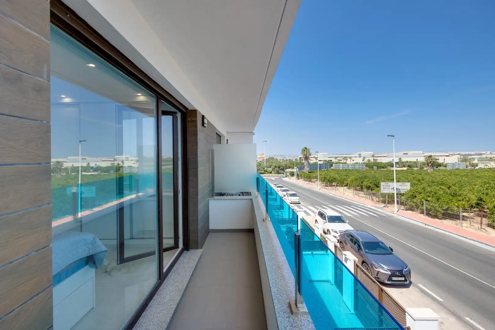 Terrasse von Einfamilien-Reihenhaus zum Verkauf in Torrevieja mit Klimaanlage, Heizung und Terrasse