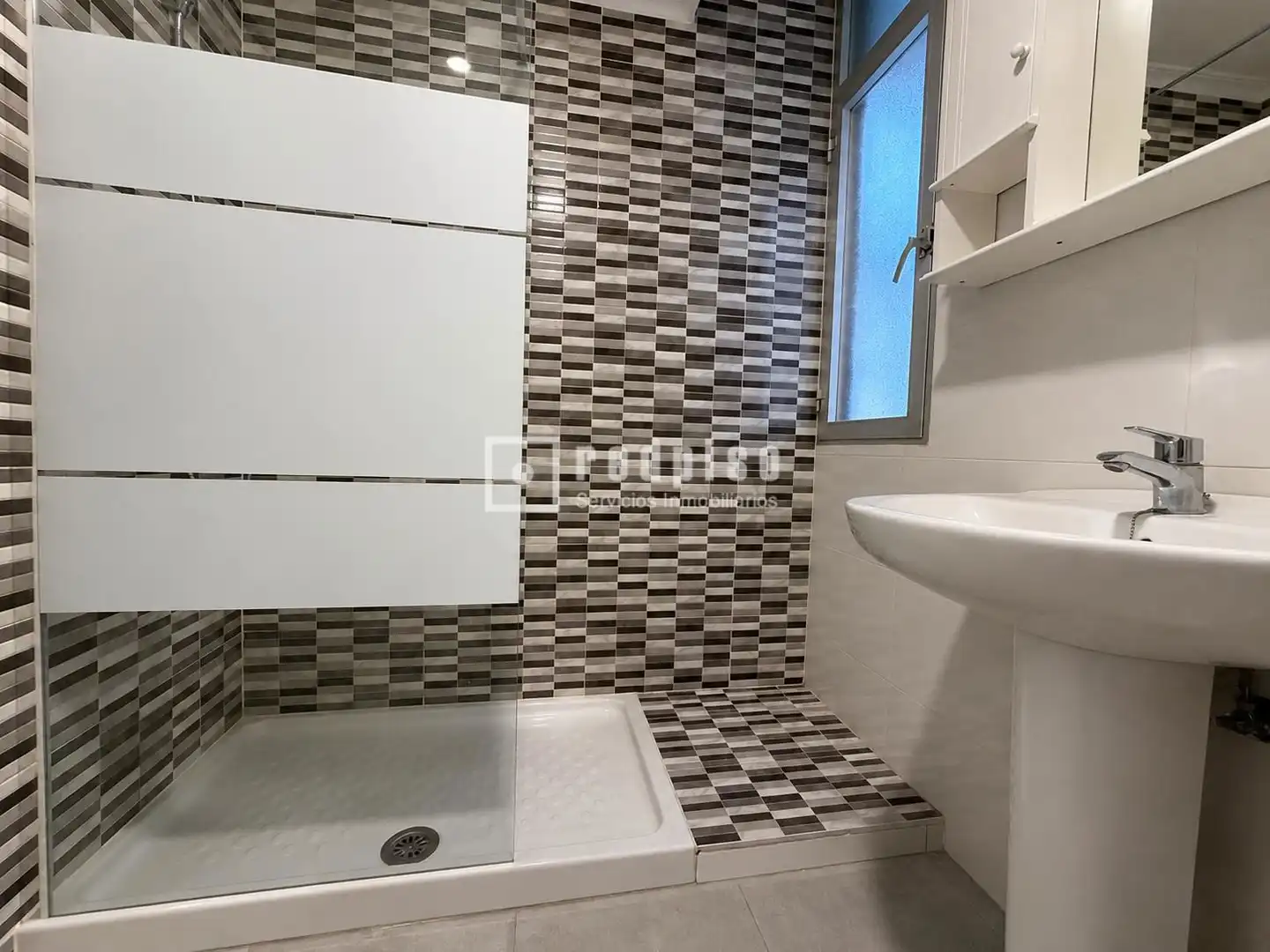 Baño de Piso de alquiler en Murcia con Calefacción, Jardín privado y Terraza