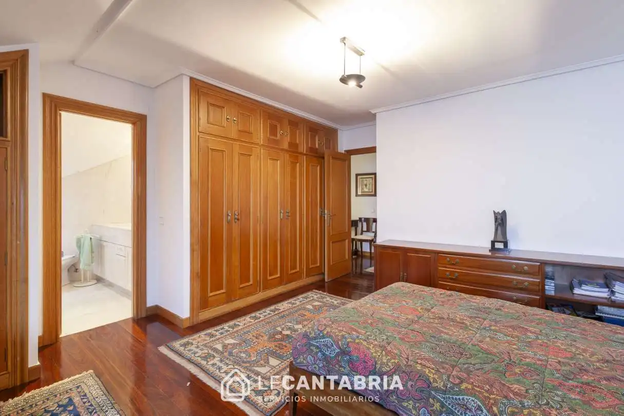 Habitación de Dúplex en venta en Santander con Calefacción y Terraza