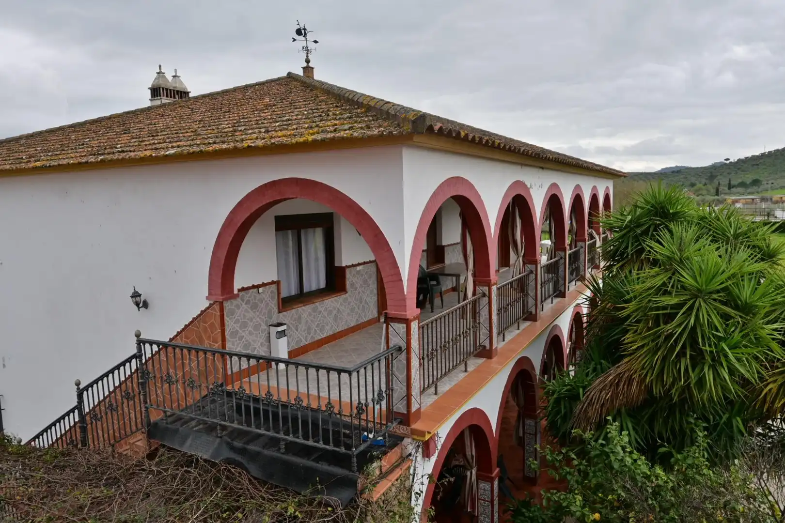 Vista exterior de Finca rústica en venda en Las Navas de la Concepción amb Jardí privat, Terrassa i Moblat