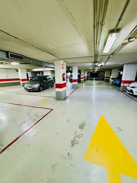 Individuel avec ascenseur à vendre à Calle Pizarro 155