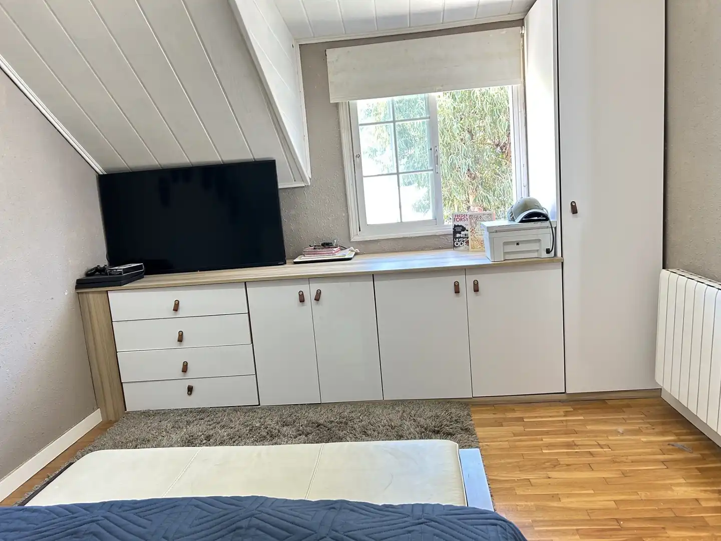 Schlafzimmer von Haus oder Chalet zum Verkauf in Cervelló mit Klimaanlage, Privatgarten und Schwimmbad