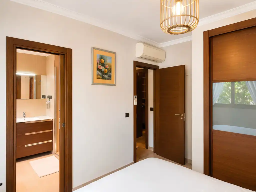 Bedroom of Flat for sale in Fuengirola  with Air Conditioner, Private garden and Terrace
