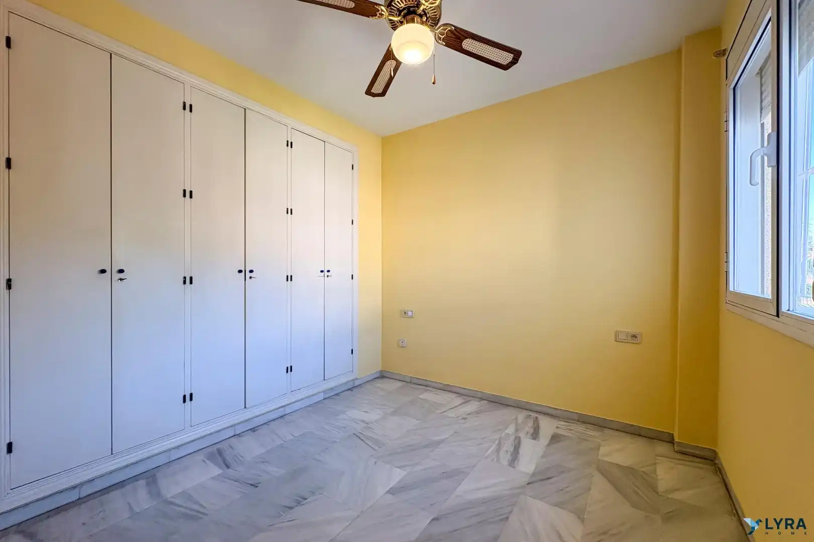 Bedroom of Flat for rent in Tomares  with Balcony and Community pool
