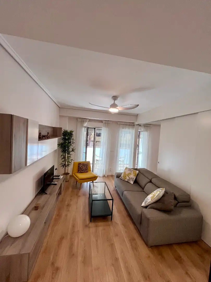 Wohnzimmer von Wohnung zur Miete in Valencia mit Klimaanlage, Heizung und Terrasse