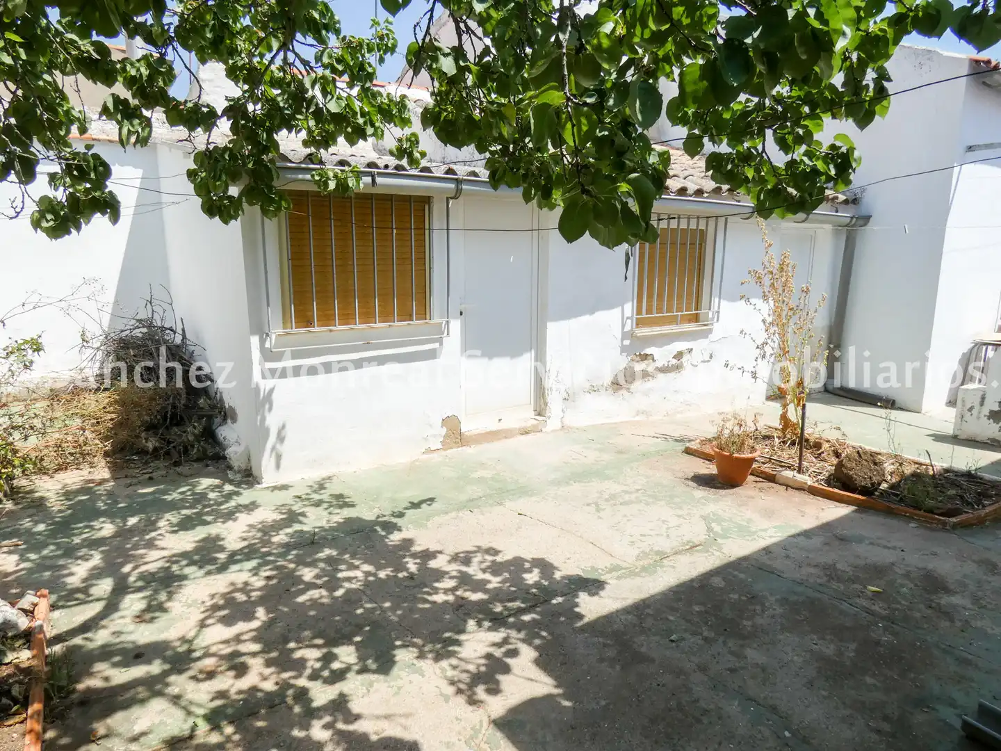 Vista exterior de Casa o xalet en venda en Alcázar de San Juan amb Aire condicionat, Calefacció i Jardí privat