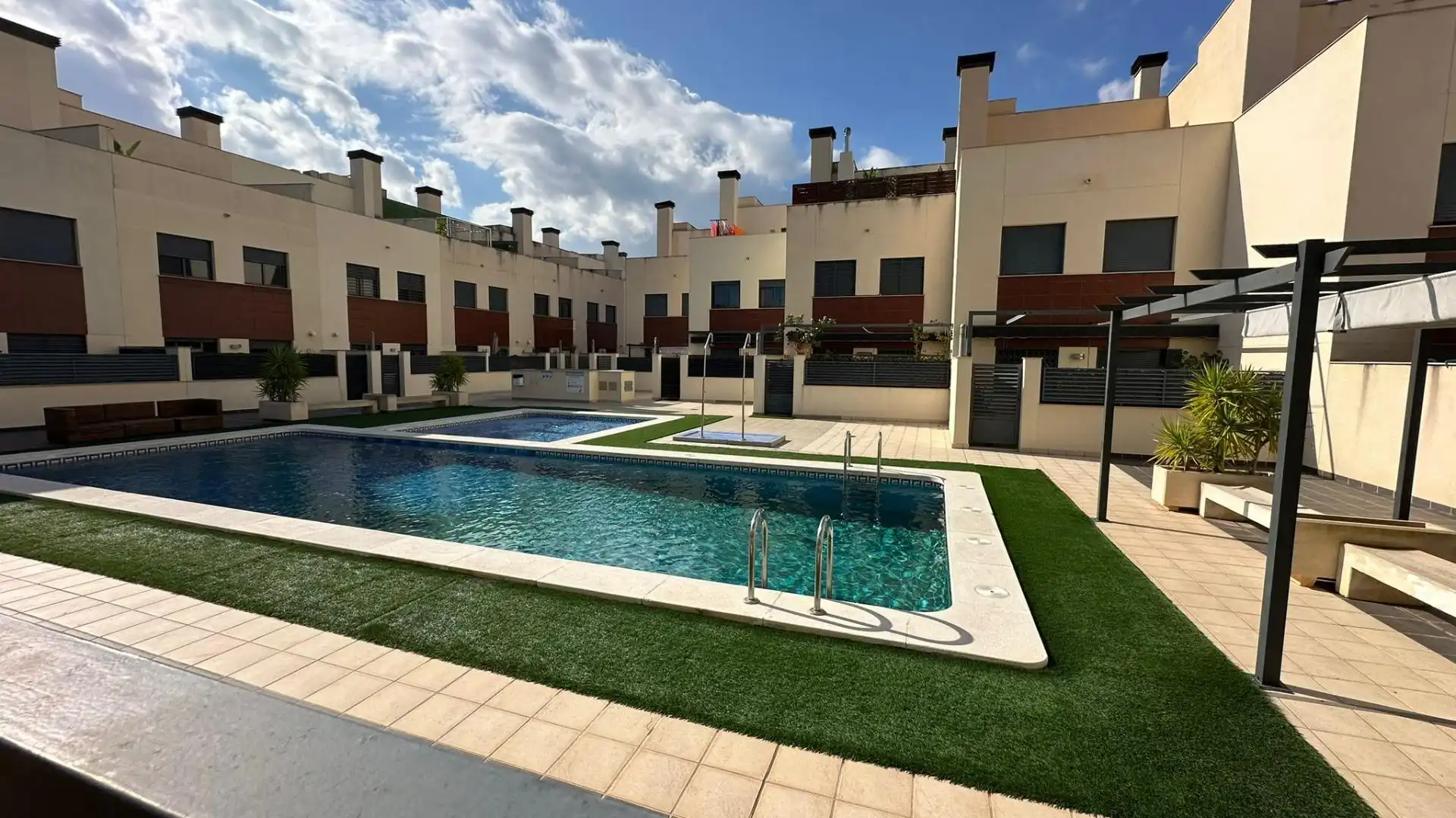 Adosado con terraza en venta en PLANA, LA