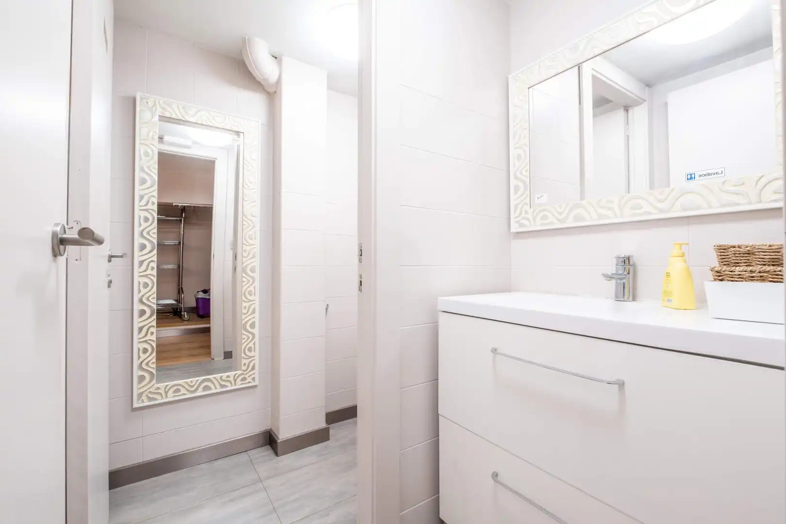 Bathroom of Commercial properties for sale in Zaragoza