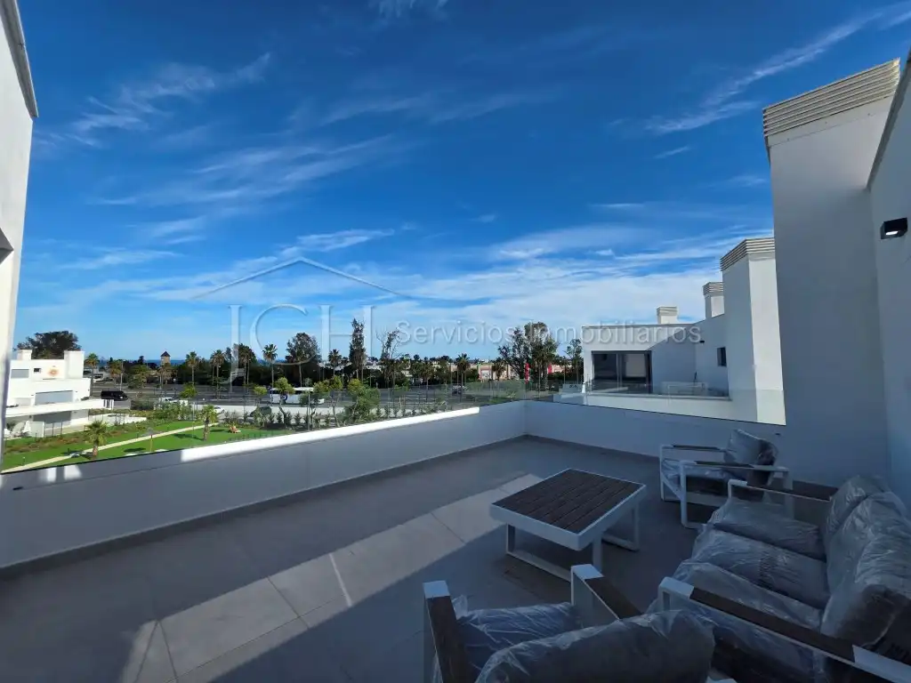 Terraza de Ático de alquiler en Estepona con Amueblado
