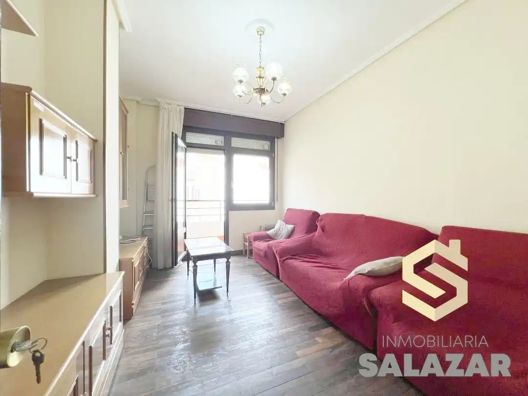 Living room of Flat for rent in Bilbao   with Heating, Terrace and Microwave