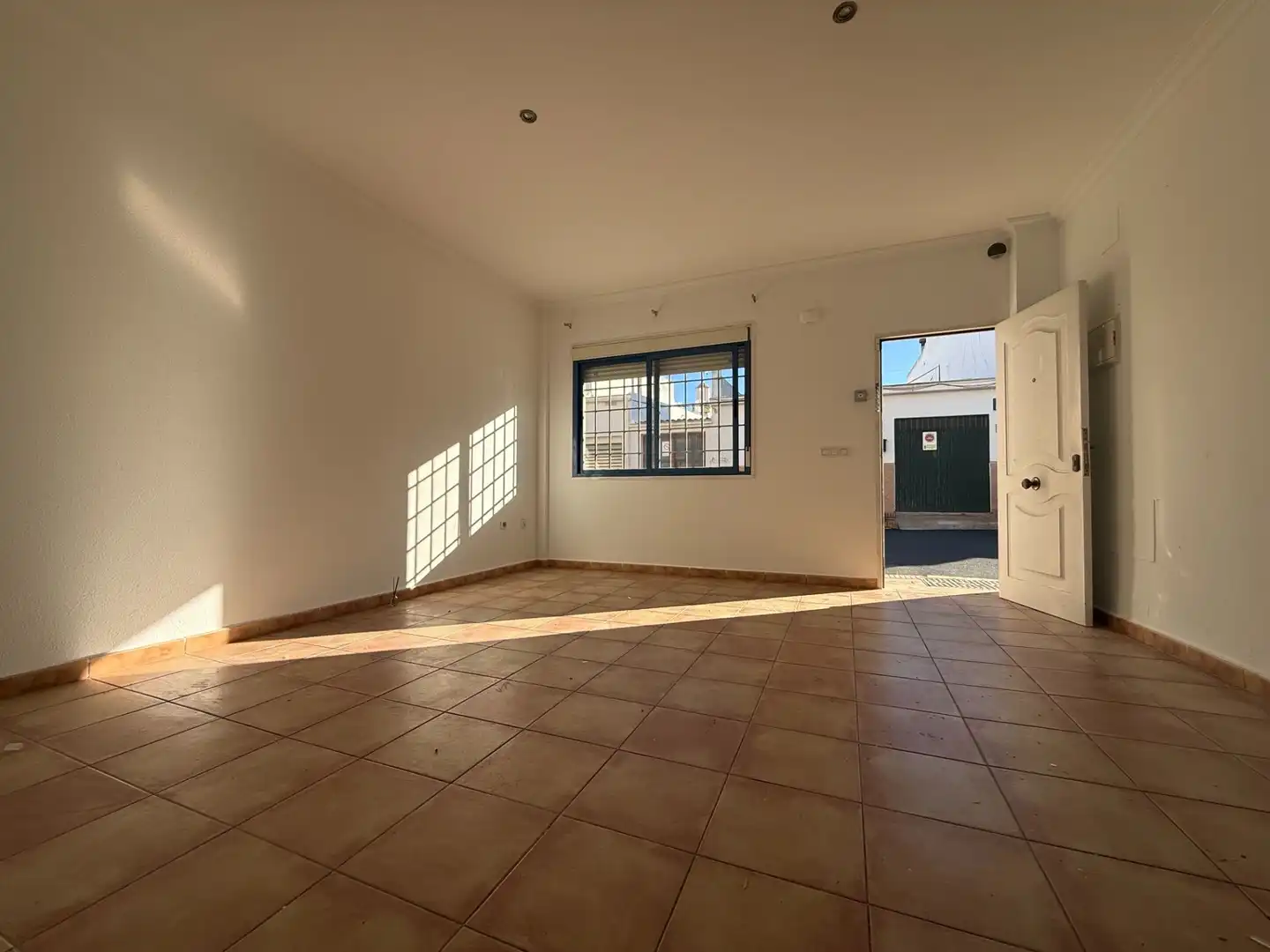 Vista exterior de Casa adosada en venta en Aljaraque con Terraza