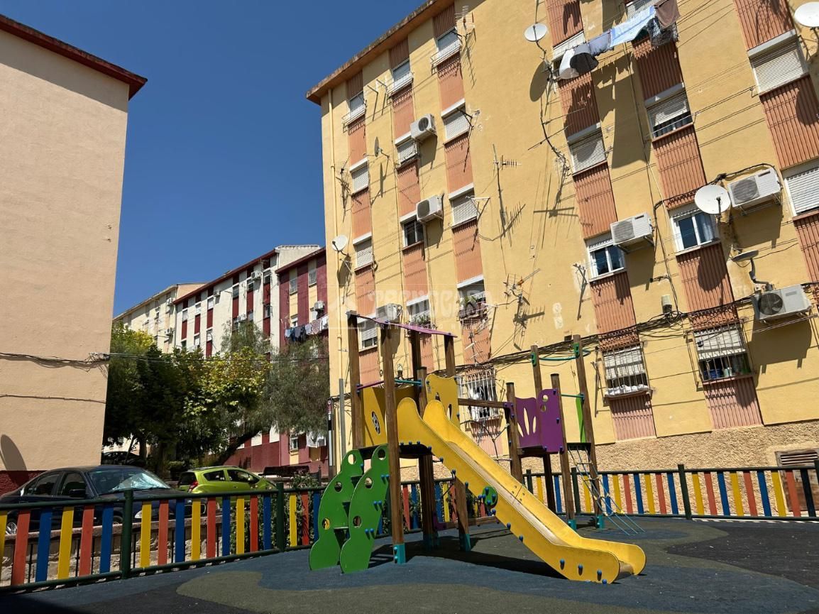 Vista exterior de Pis en venda en  Jaén Capital