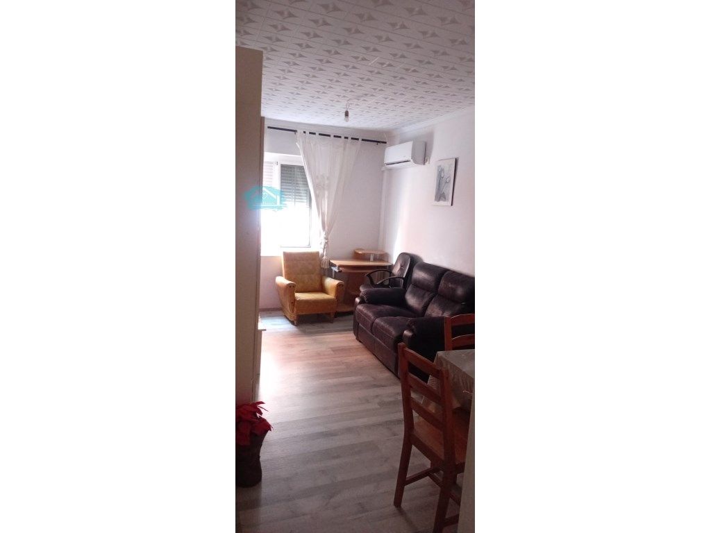 Sala d'estar de Pis de lloguer en Elda amb Aire condicionat, Moblat i Forn