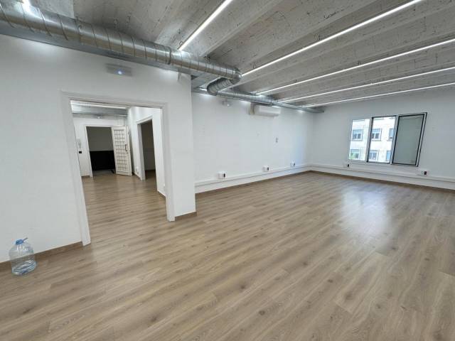 Oficina en Alquiler en Avinguda del Portal de l'Àngel en Barri Gòtic