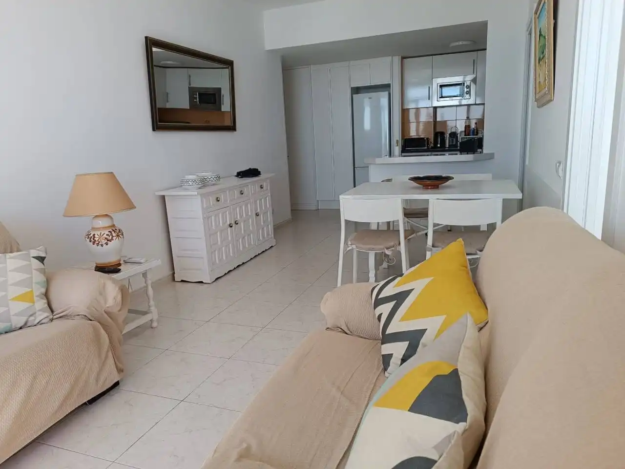 Wohnzimmer von Wohnungen zur Miete in Benalmádena mit Klimaanlage, Terrasse und Möbliert