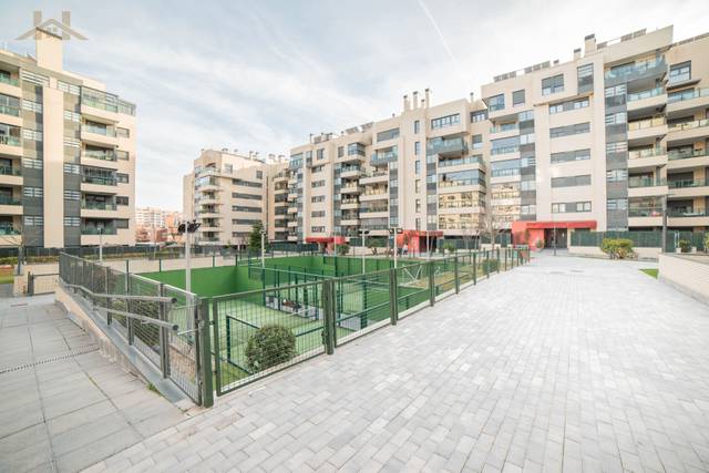 Piso en Venta en Calle Luis García Berlanga en Centro