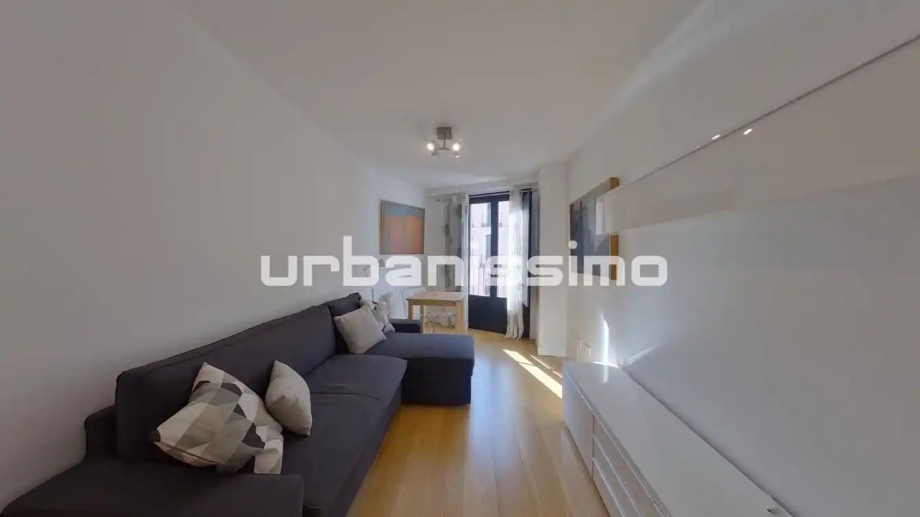 Sala de estar de Apartamento de alquiler en Madrid con Aire acondicionado, Calefacción y Amueblado
