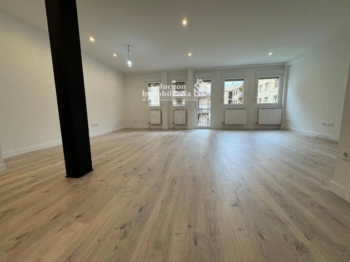 Vista exterior de Piso en venta en Salamanca con Calefacción y Amueblado