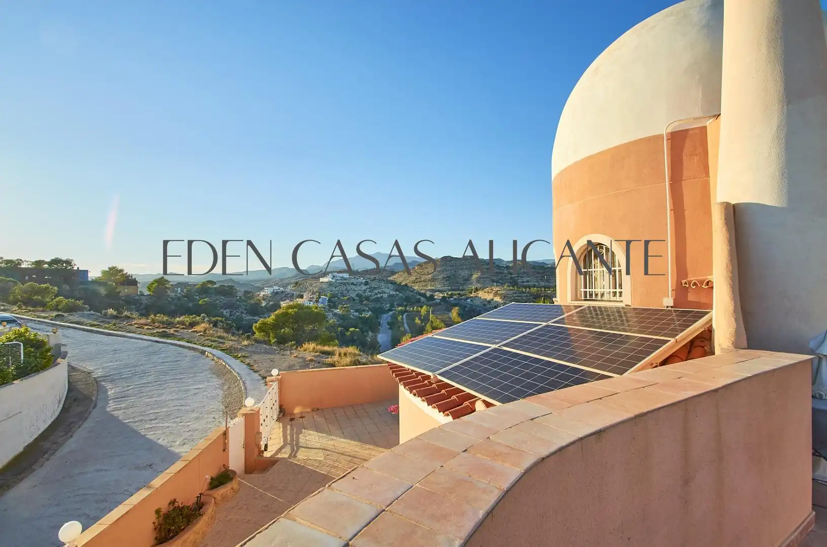 Vista exterior de Casa o chalet en venta en Villajoyosa / La Vila Joiosa con Aire acondicionado, Jardín privado y Terraza