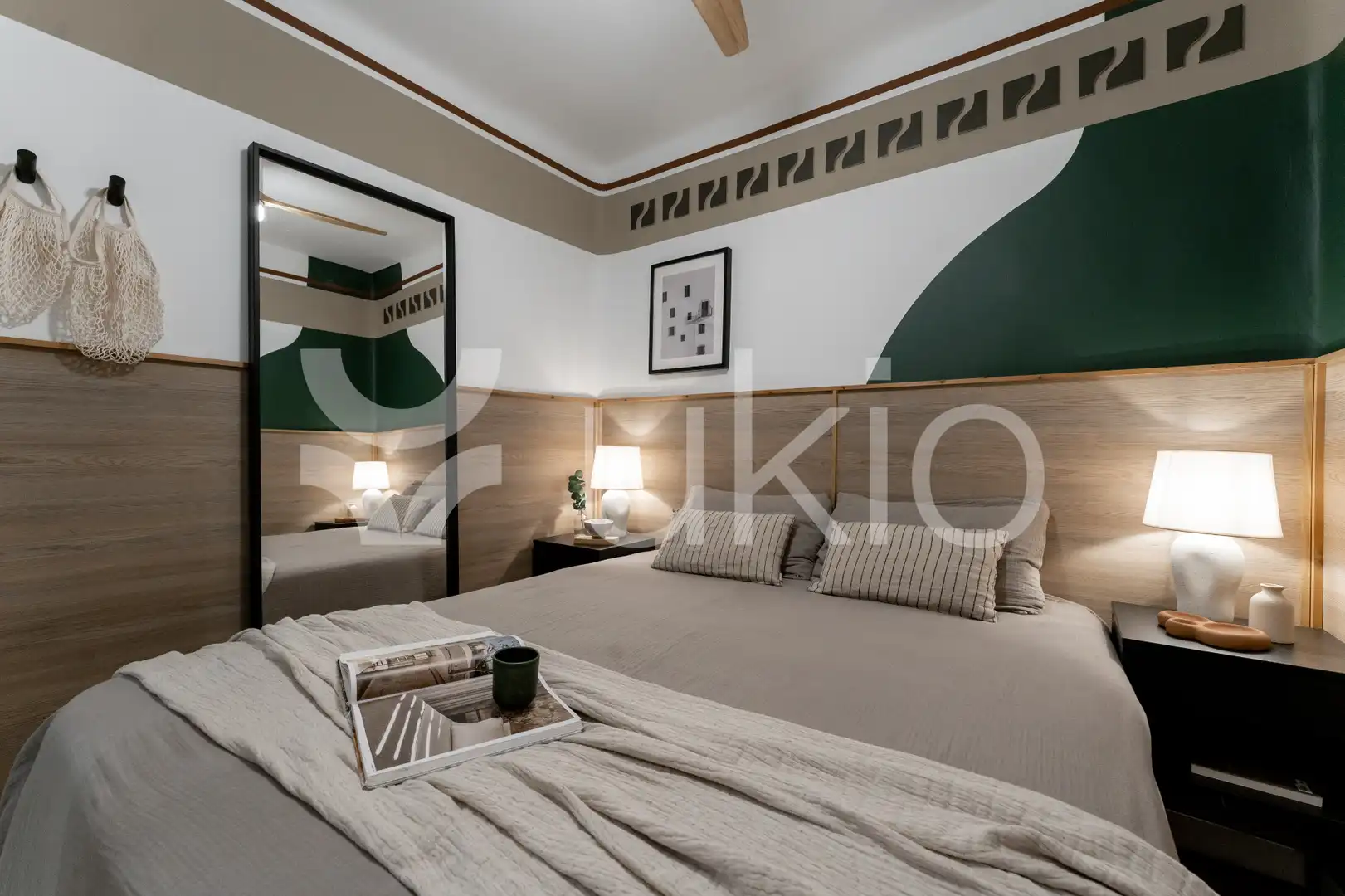 Dormitori de Apartament de lloguer en Madrid amb Aire condicionat, Calefacció i Moblat