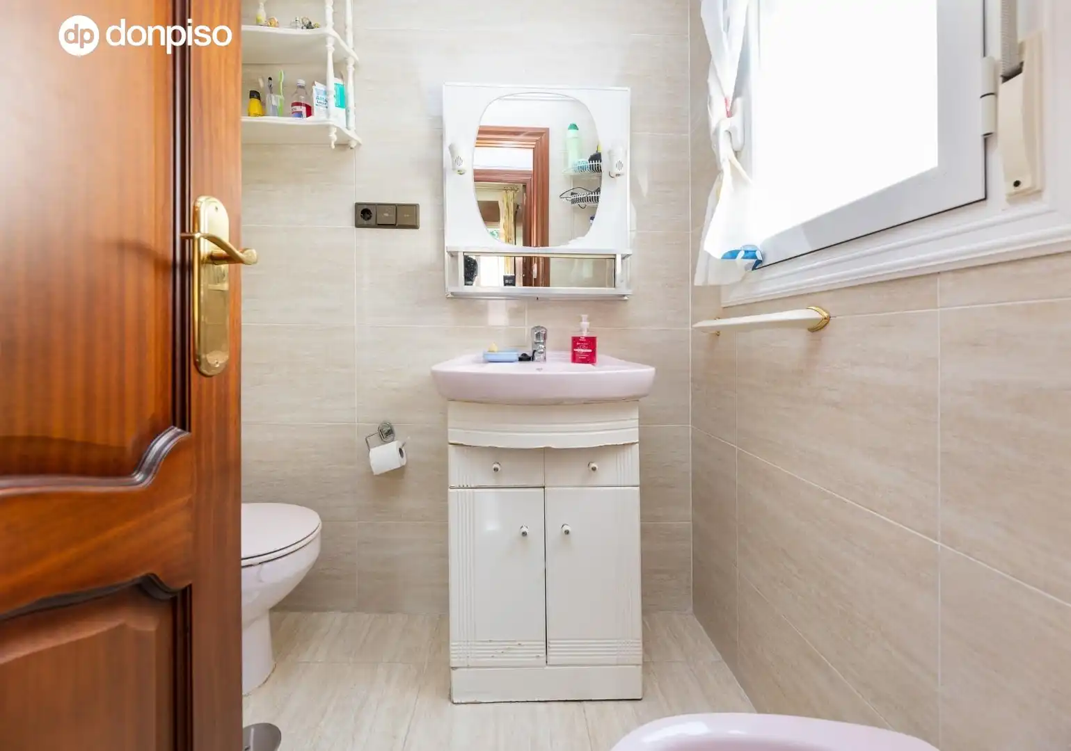 Baño de Piso en venta en Granada con Amueblado y Balcón